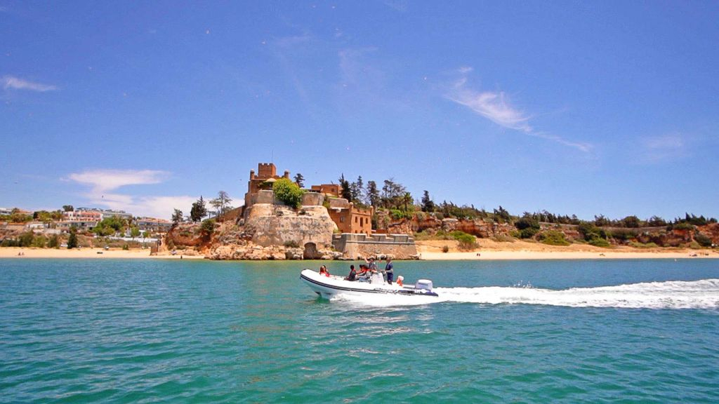 Benagil et la côte : Circuit complet des grottes en bateau depuis Portimão