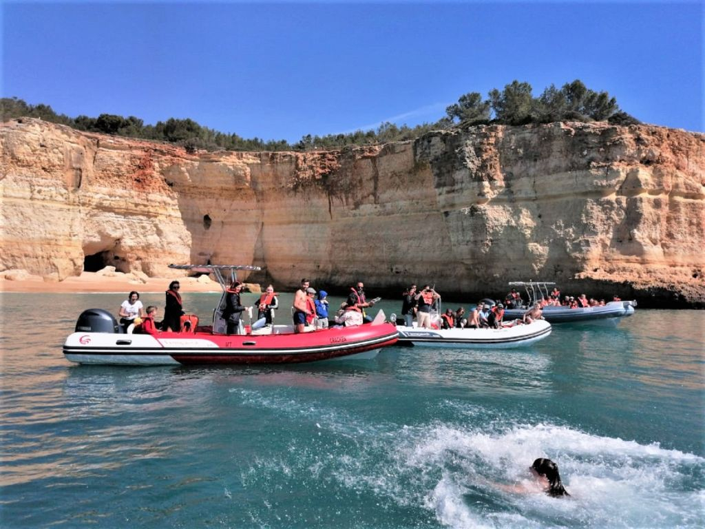 Benagil et la côte : Circuit complet des grottes en bateau depuis Portimão