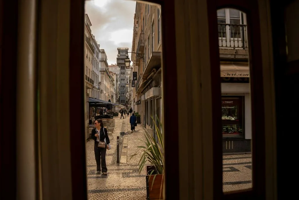 Lisbon: Historic Hills Tram Tour
