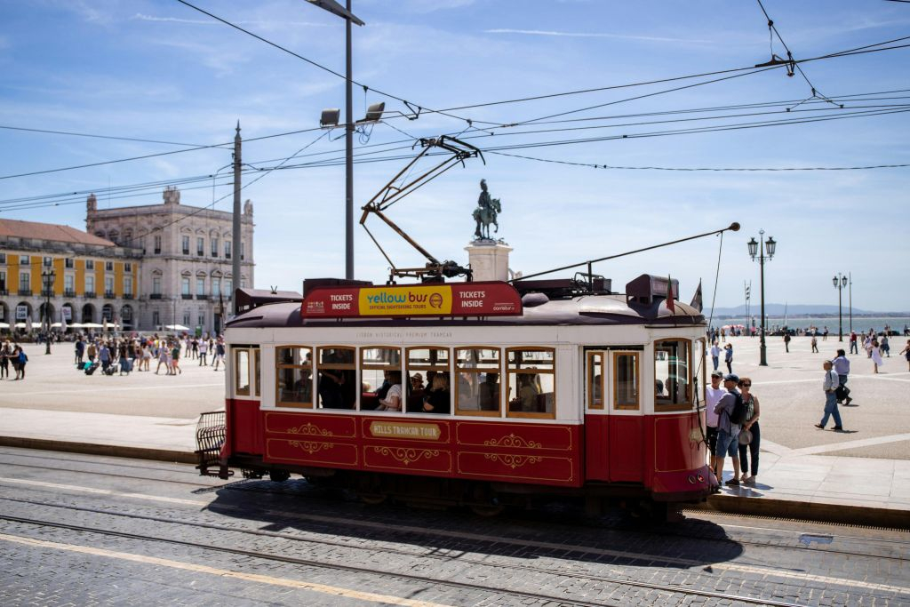 Lisbon: Historic Hills Tram Tour