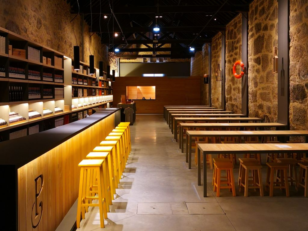 Caves Poças: Guided Tour & Wine Tasting of 3 Port Wines