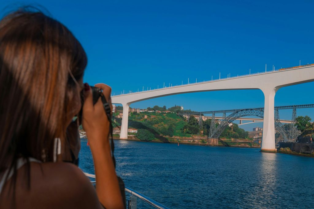 Douro Valley: Cruise from Porto to Régua with Breakfast and Lunch