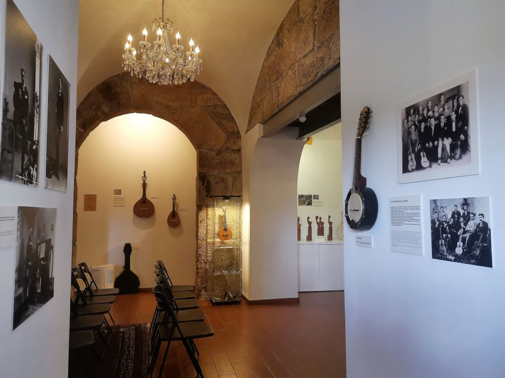 Porto: Fado by Casa da Guitarra