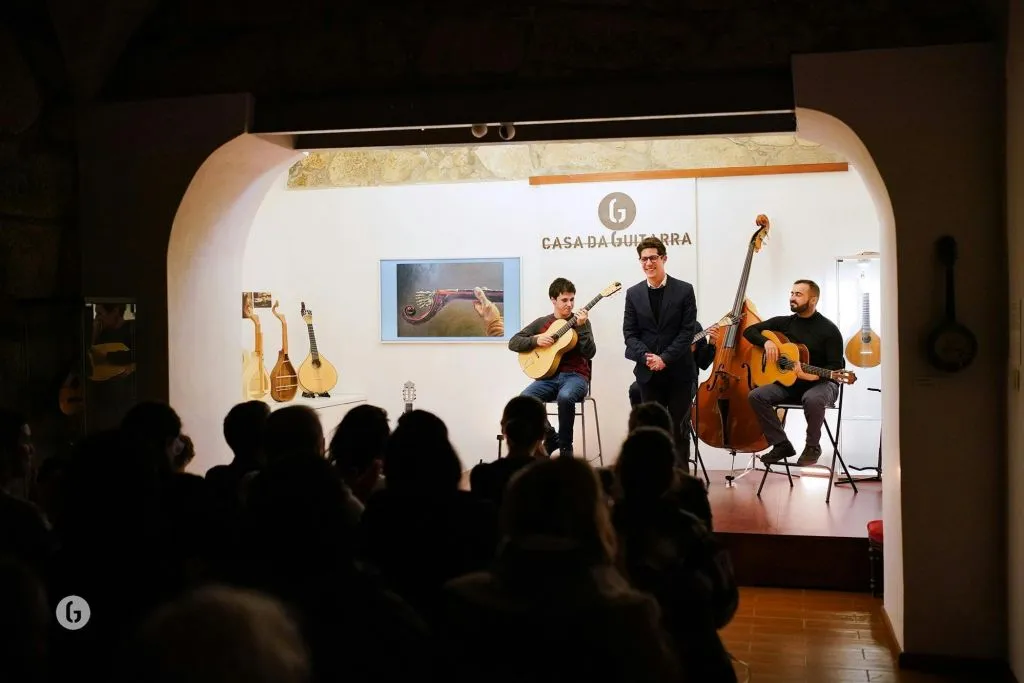 Porto: Fado by Casa da Guitarra
