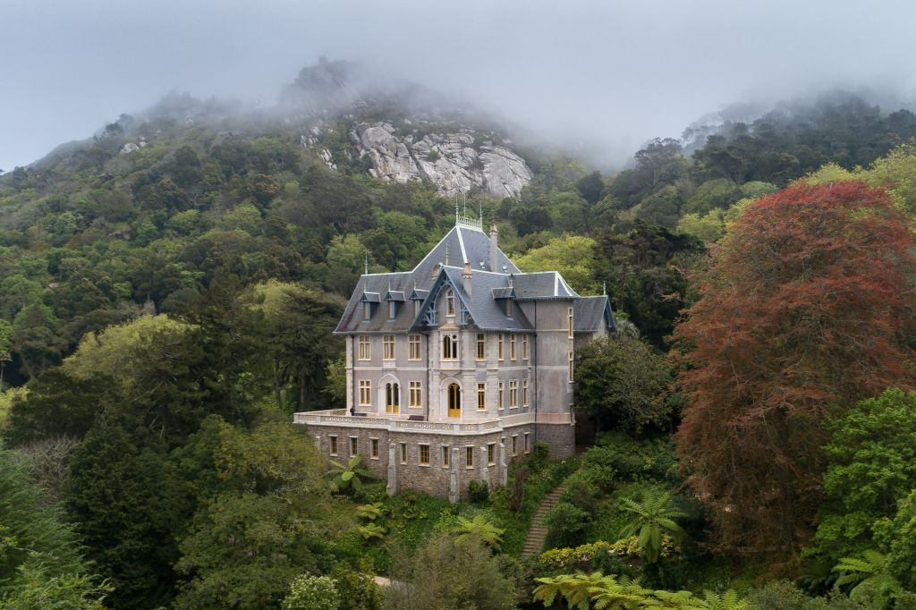 Biester Palace and Park