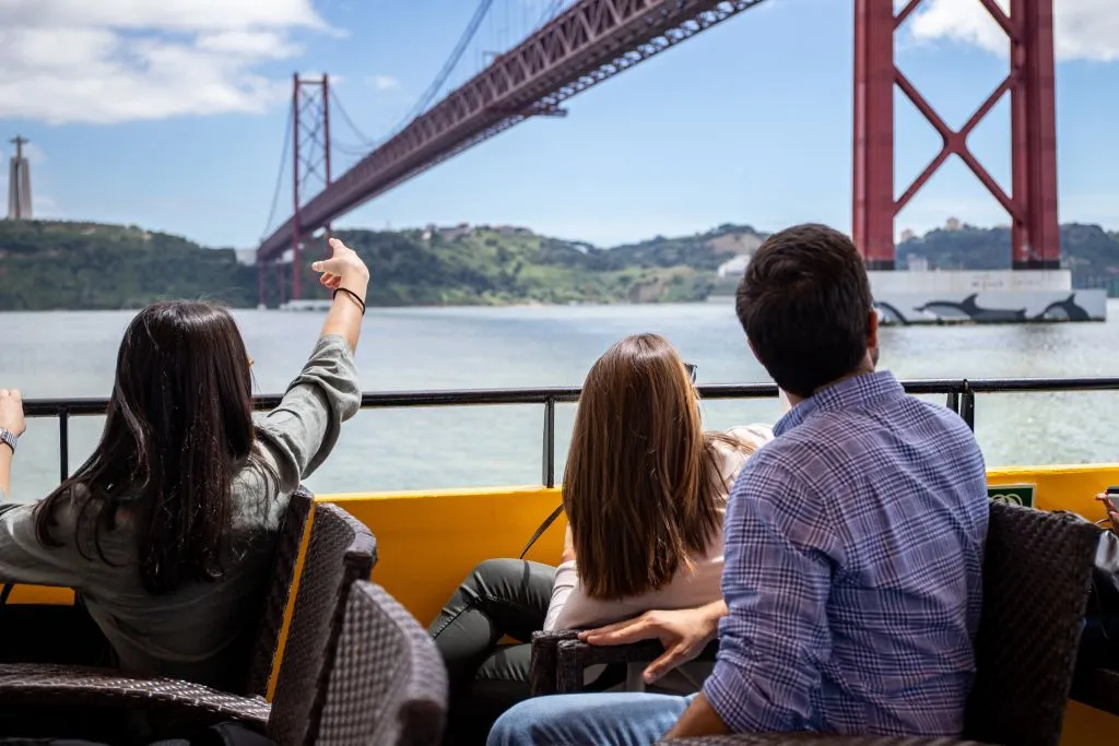 Yellow Bus Lisbon: 48-Hr Hop-on Hop-off Bus + River Cruise