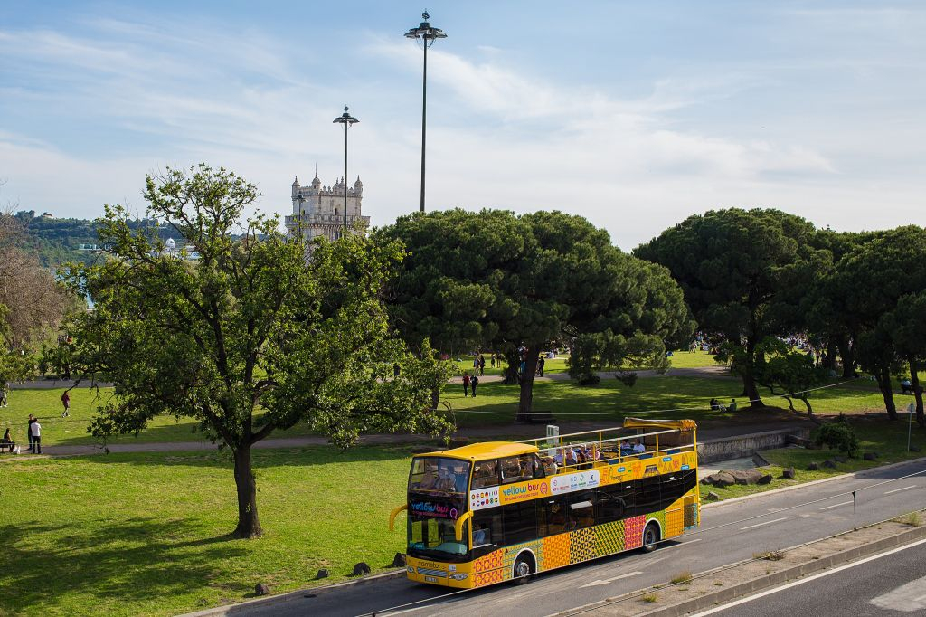 Yellow Bus Lisbona: 48 ore di autobus Hop-on Hop-off + crociera sul fiume