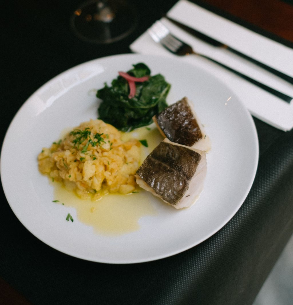 Canto do Poeta: Traditional Fado Show with Dinner