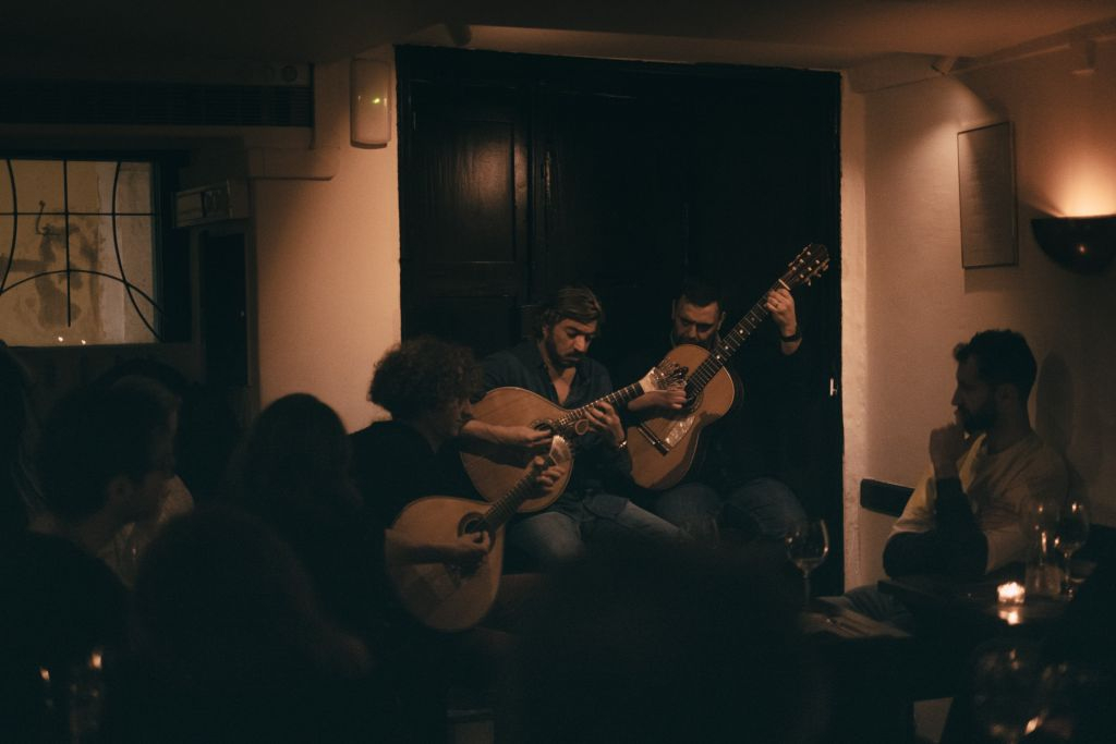 Canto do Poeta: Traditional Fado Show with Dinner