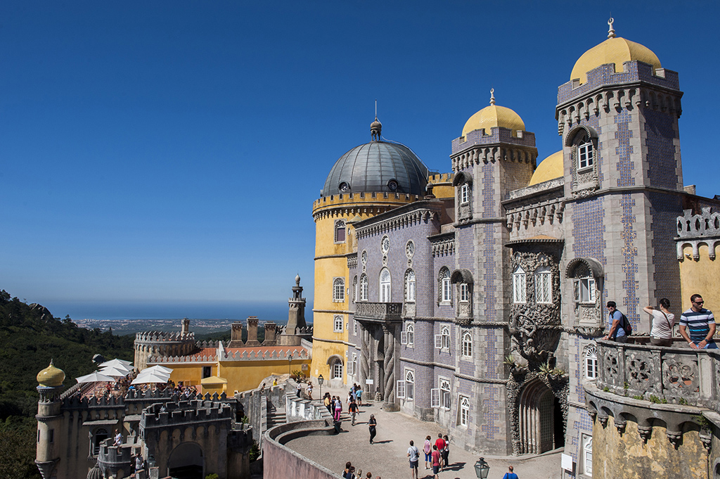 Sintra, Cascais & Cabo da Roca: Guided Small-Group Day Trip from Lisbon