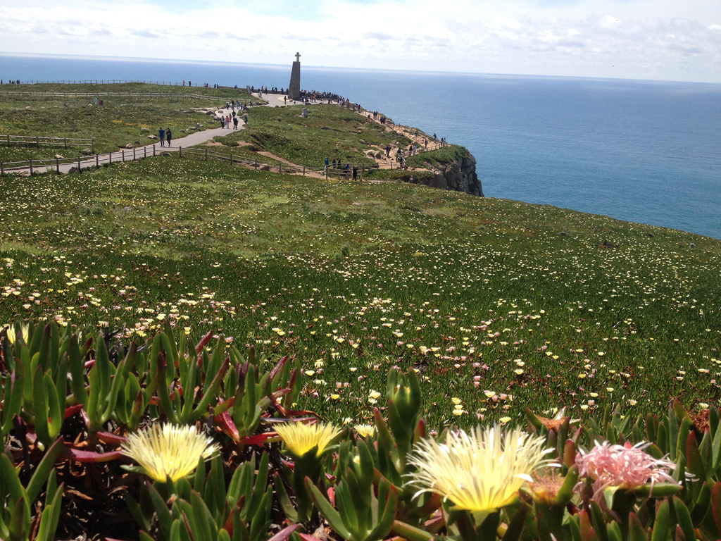 Sintra, Cascais & Cabo da Roca: Guided Small-Group Day Trip from Lisbon
