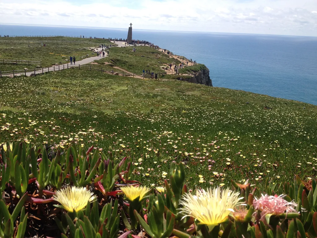 Sintra, Cascais & Cabo da Roca: Guided Small-Group Day Trip from Lisbon