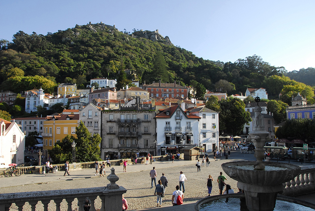 Sintra, Cascais & Cabo da Roca: Guided Small-Group Day Trip from Lisbon
