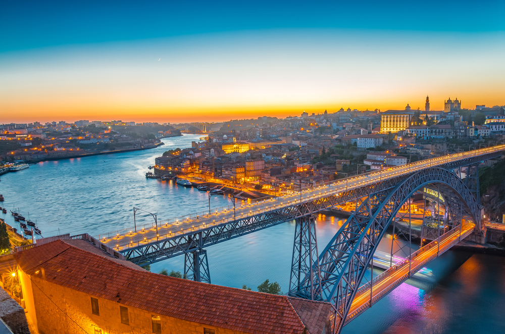 Porto: Yellow Bus Hop-on Hop-off Tour, River Cruise & Wine Cellar Visit