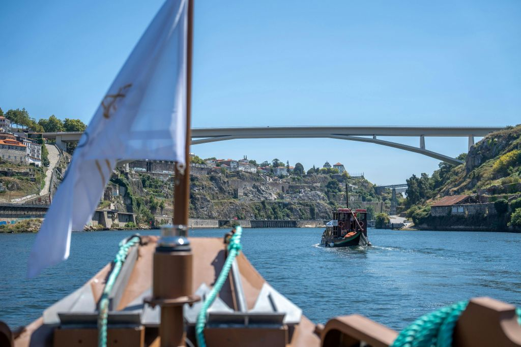 Excursión en Tuk Tuk por Oporto y Crucero por los Seis Puentes del Duero