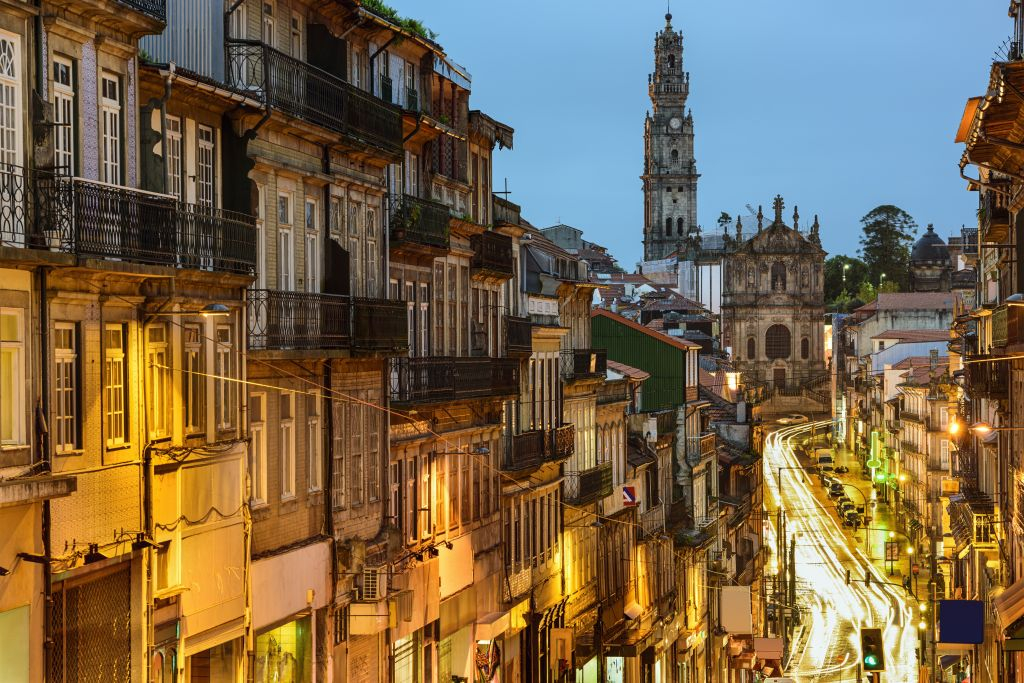 Excursión en Tuk Tuk por Oporto y Crucero por los Seis Puentes del Duero