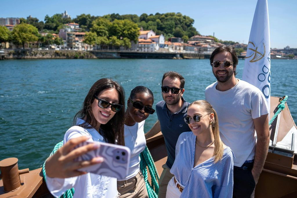 Excursión en Tuk Tuk por Oporto y Crucero por los Seis Puentes del Duero
