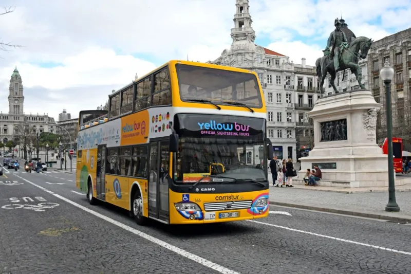 Yellow Bus Porto
