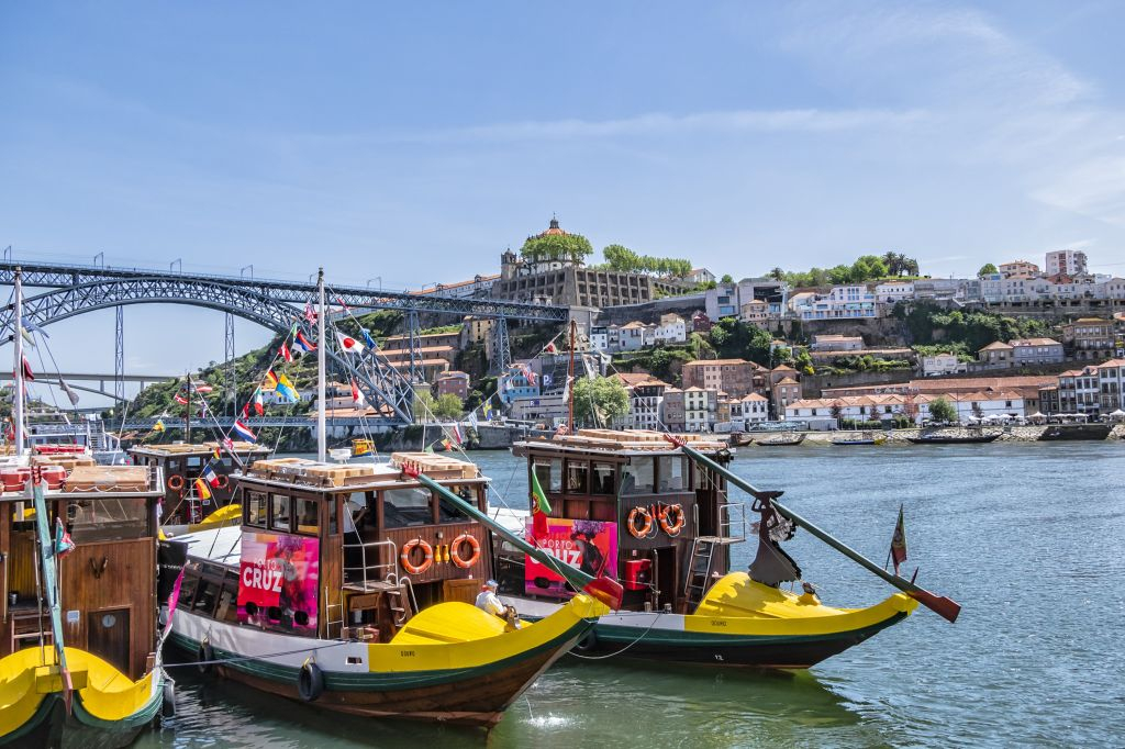 TukTuk around Porto + Winery with tasting + Cruise