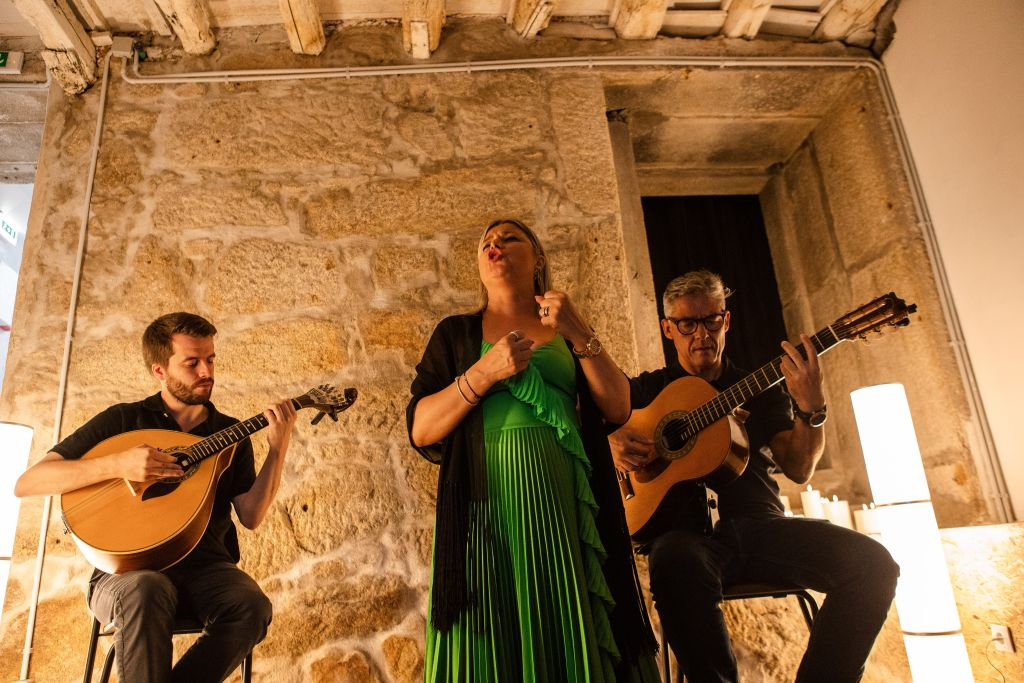 Porto: A Casa do Fado - Sao Joao Novo