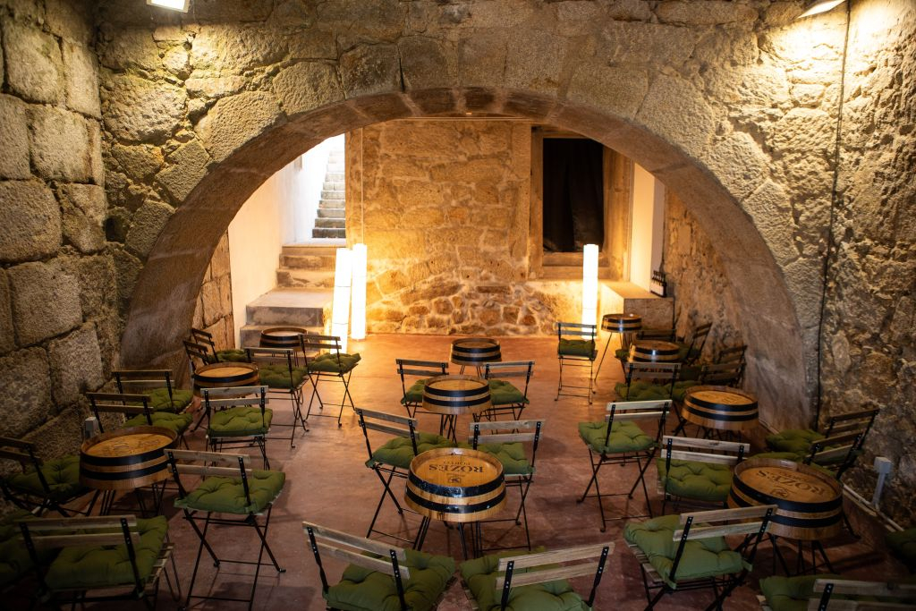 Porto: A Casa do Fado - Sao Joao Novo
