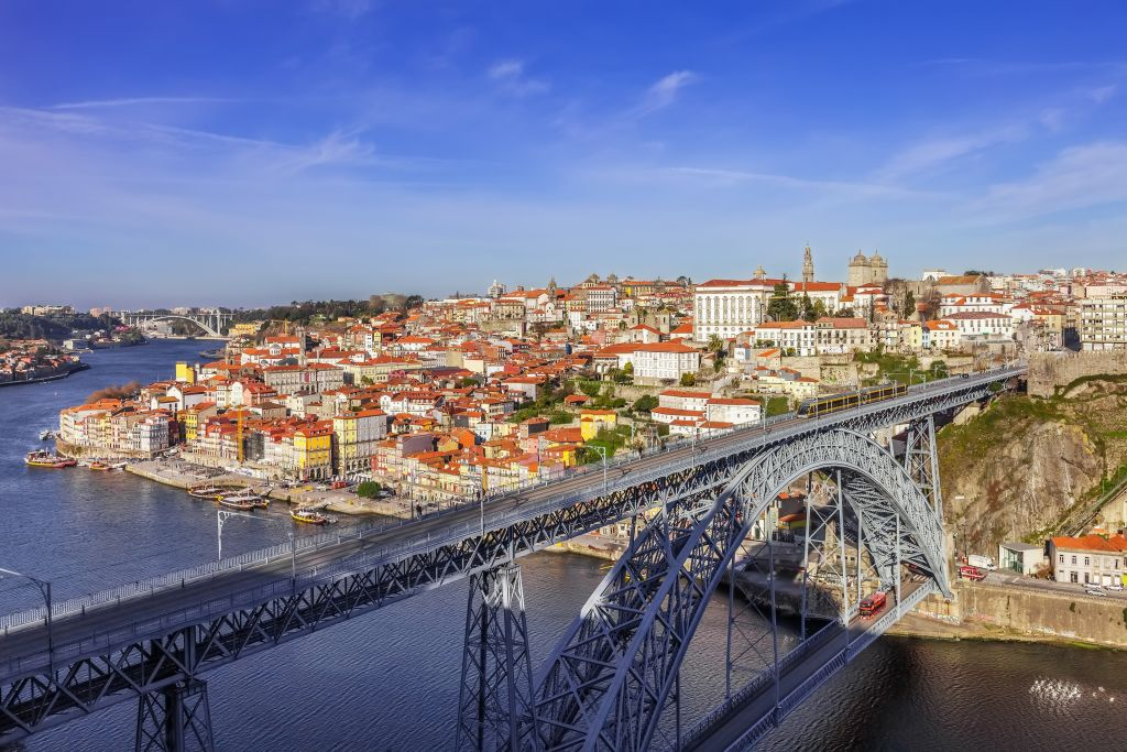 Porto: 48 ore di autobus Hop-on Hop-off + crociera sul fiume + cantina di vini