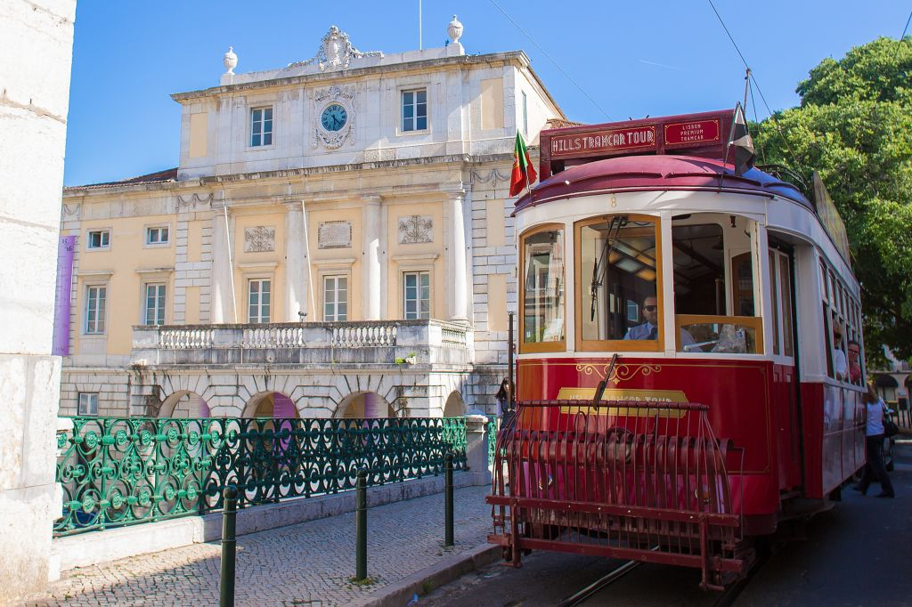 Lisbona: tour di 48 ore in autobus Hop-on Hop-off + tram delle colline storiche