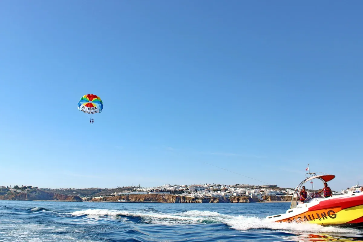 Parasailing in Albufeira