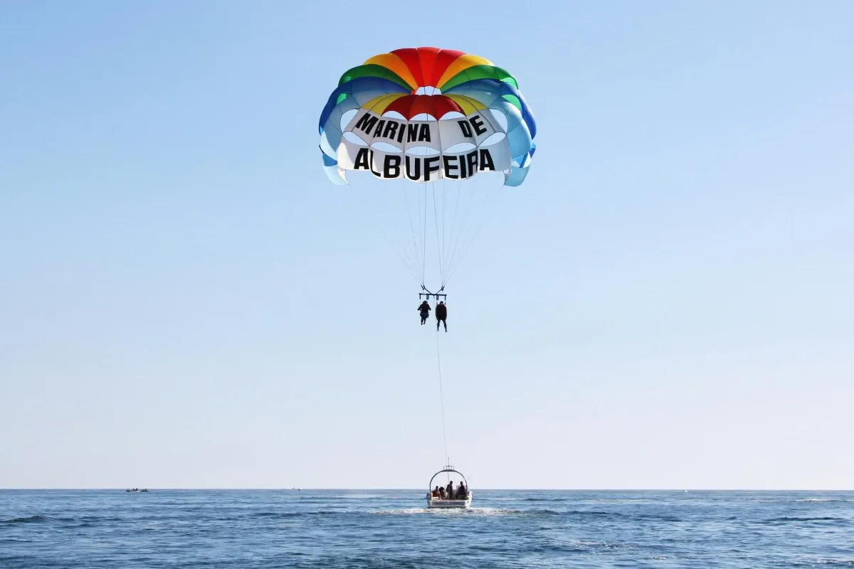 Parasailing in Albufeira