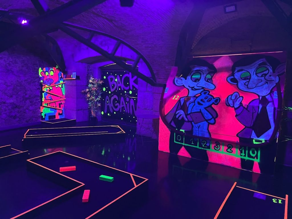 Minigolfe Lisboa: campo de minigolfe de 18 buracos + acesso à área do bar