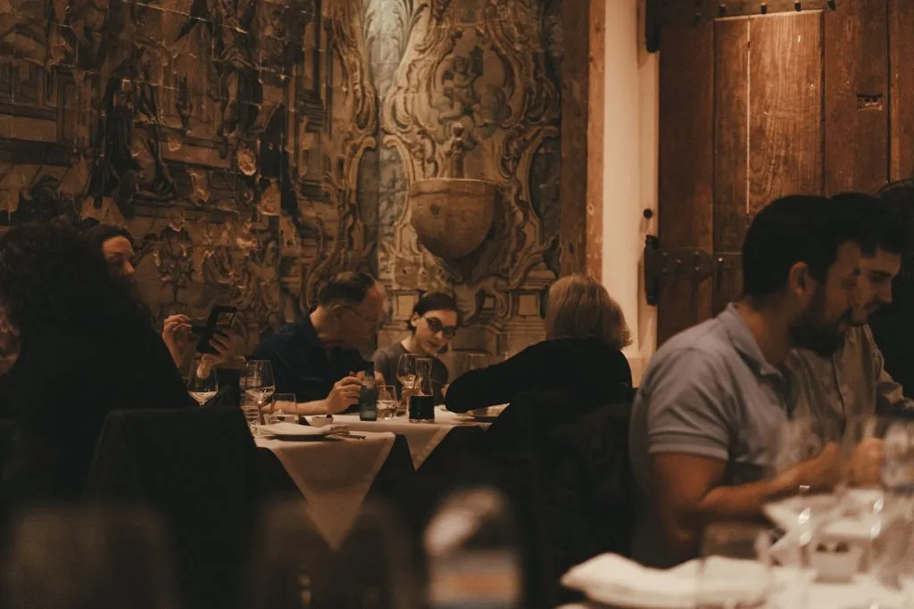 Mesa de Frades: Traditional Fado Show with Dinner