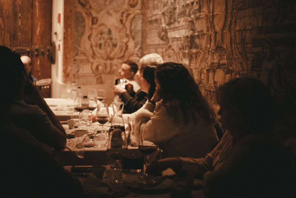 Mesa de Frades: Traditional Fado Show with Dinner