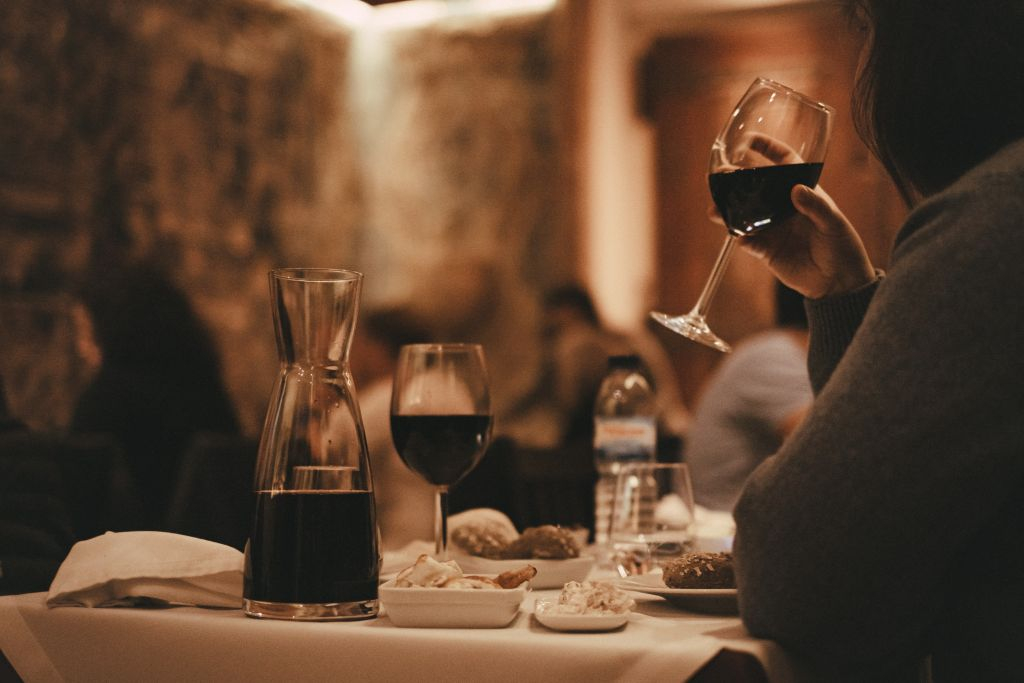 Mesa de Frades: Traditional Fado Show with Dinner