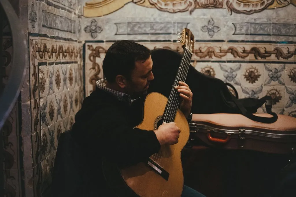 Mesa de Frades: Traditional Fado Show with Dinner
