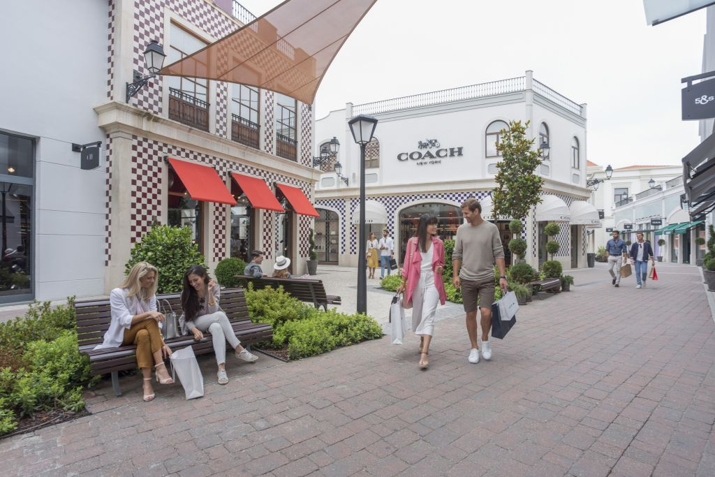 Freeport Outlet Shopping Express from Lisbon