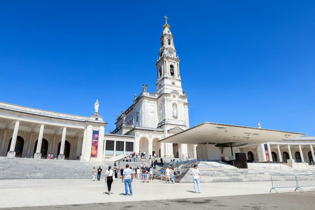 Day Tour from Lisbon: Fátima, Batalha, Nazaré & Óbidos