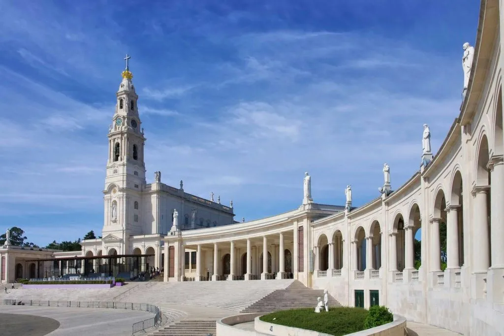 Day Tour from Lisbon: Fátima, Batalha, Nazaré & Óbidos