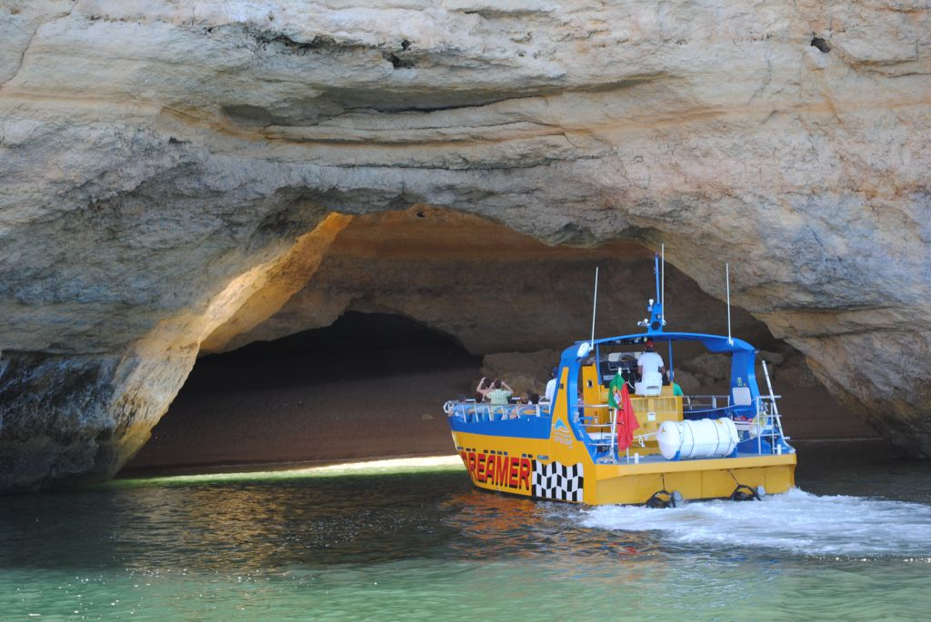 Caves and Dolphin Watching Cruise from Albufeira - Dreamer (Jet Boat)