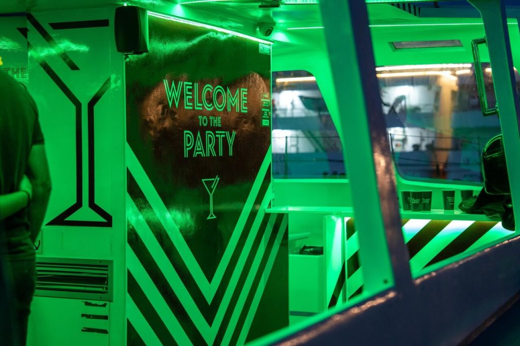Porto: Douro River Party Boat with Sunset Option