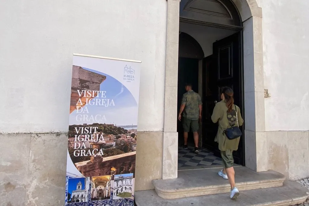 Igreja da Graça with Terrace Views + Drink