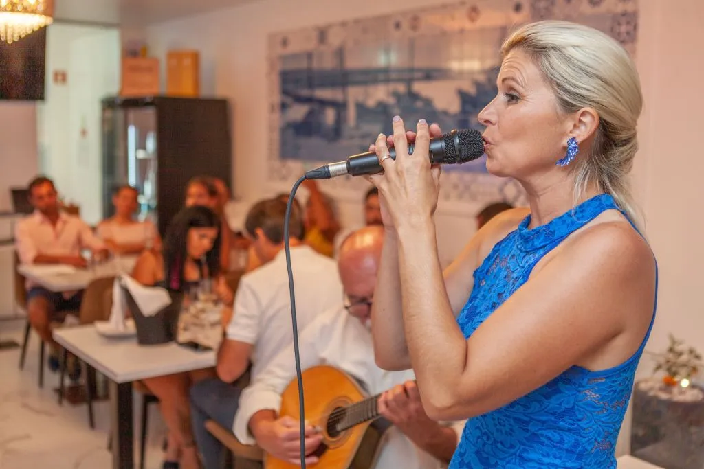 Portimão: Fado Show with Algarvian Tapas Tasting