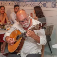 Portimão: Fado Show with Algarvian Tapas Tasting