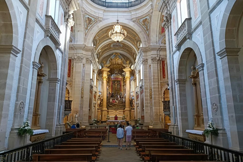 Braga and Guimarães: Day Tour from Porto