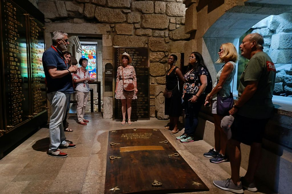 Braga and Guimarães: Day Tour from Porto