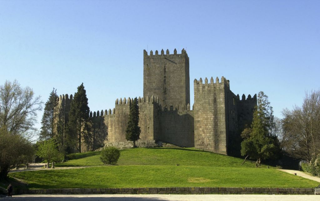 Braga and Guimarães: Day Tour from Porto