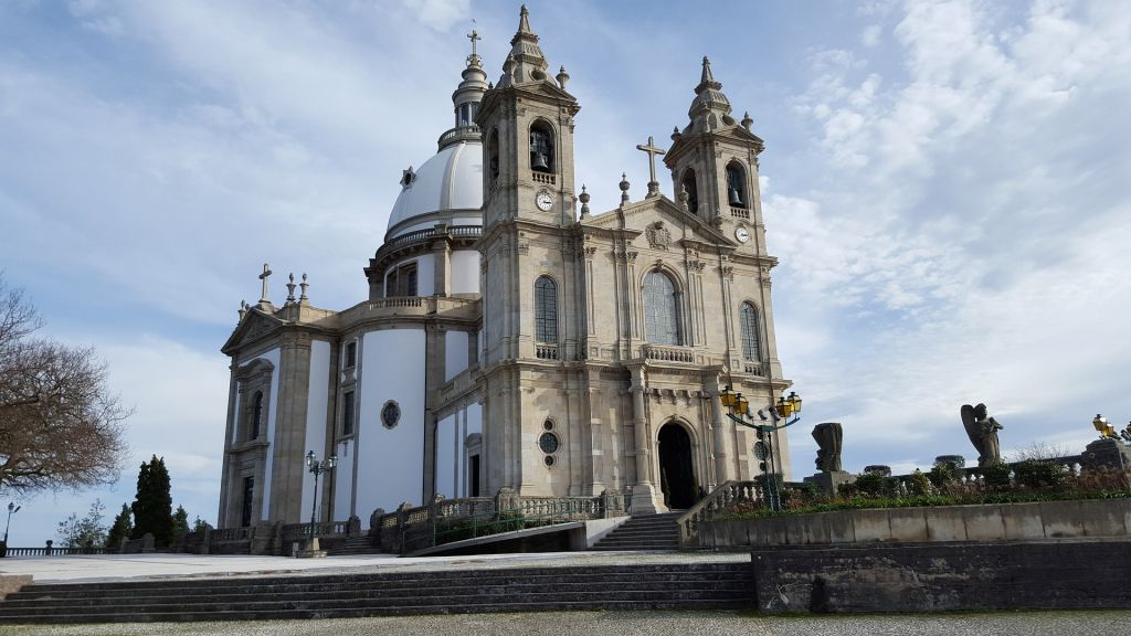 Braga and Guimarães: Day Tour from Porto