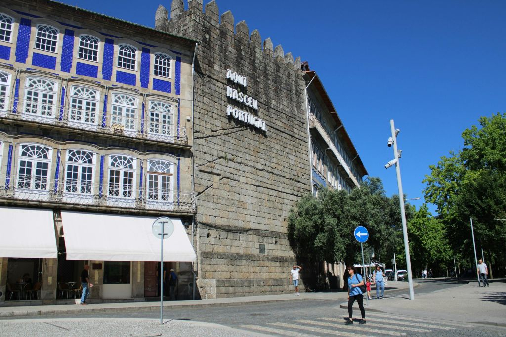 Braga and Guimarães: Day Tour from Porto