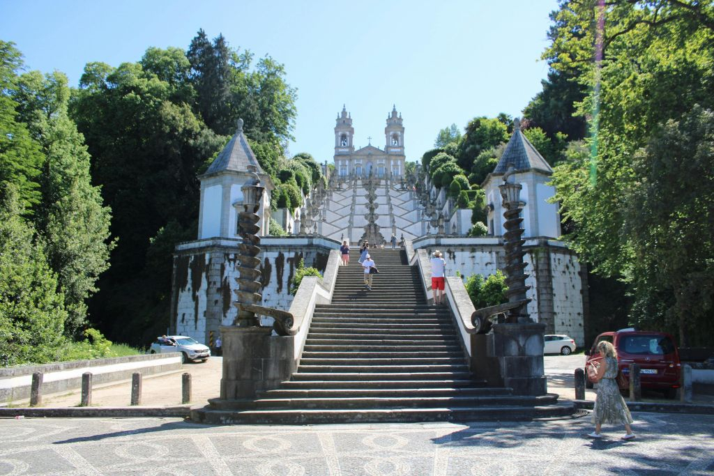 Braga and Guimarães: Day Tour from Porto