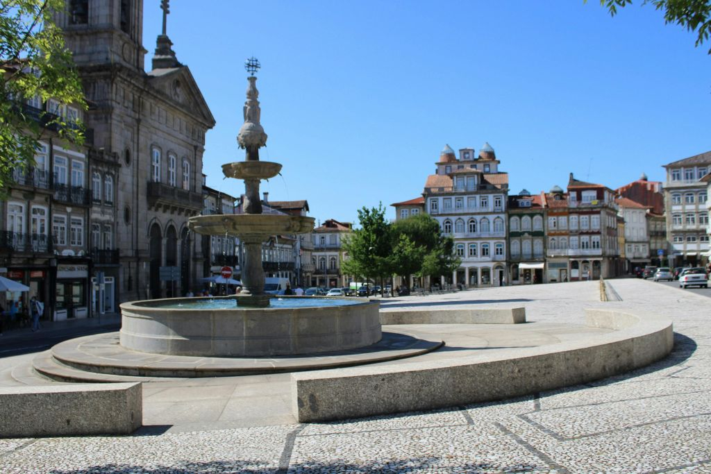 Braga and Guimarães: Day Tour from Porto