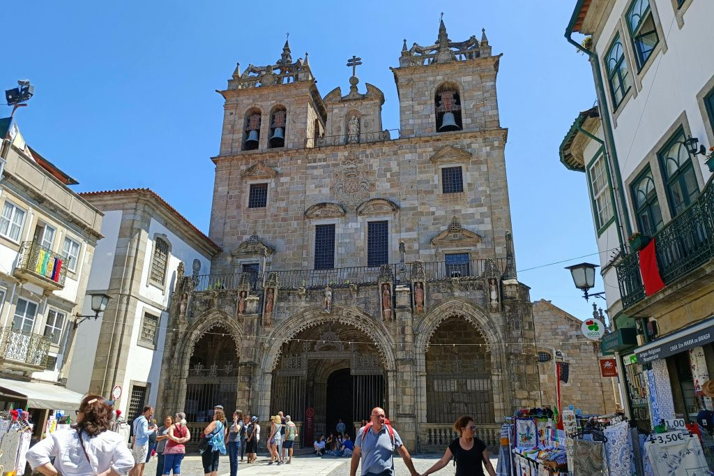 Braga and Guimarães: Day Tour from Porto